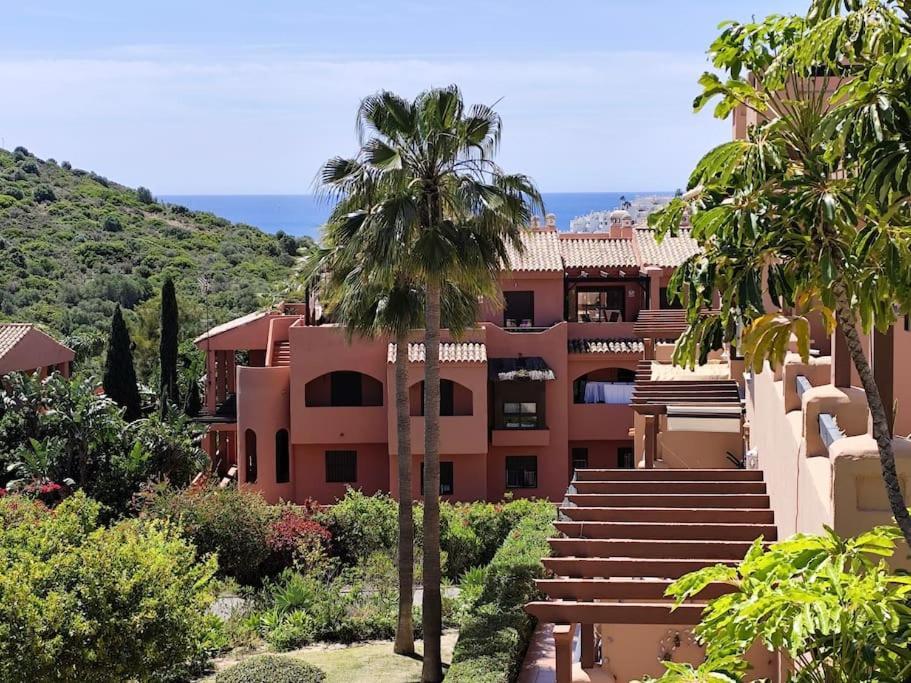 Penthouse Paradiso: 2Br Oasis In Casares Del Sol Exterior photo